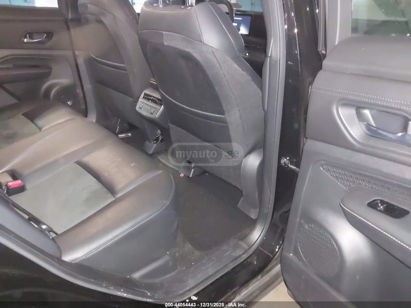 Nissan ENGAGE 4dr Front-Wheel Drive A — миниатюра 8