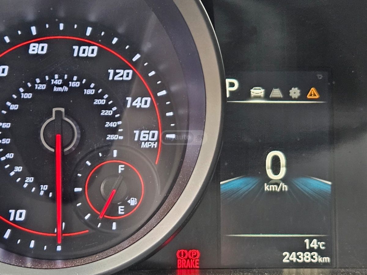Hyundai Elantra - фото 8