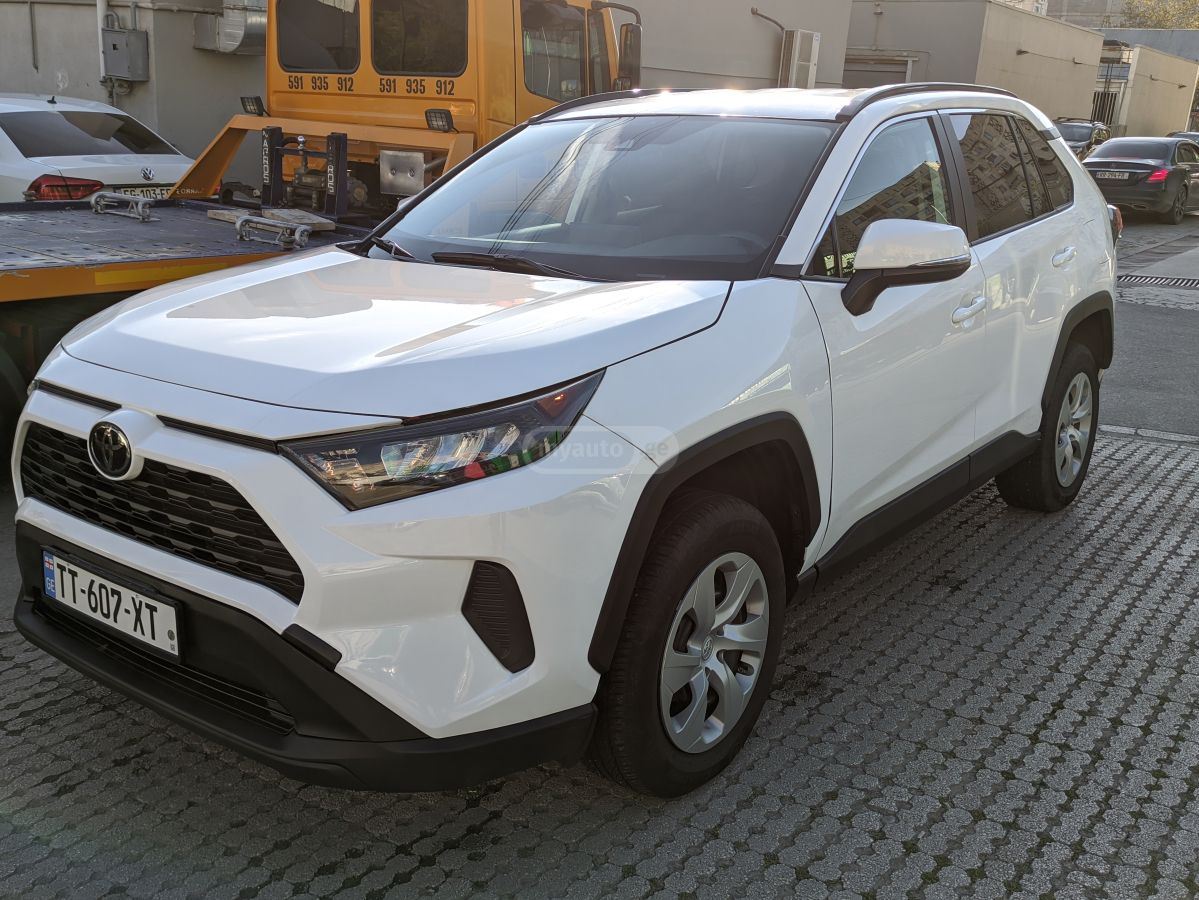 Toyota Rav 4 - фото 1