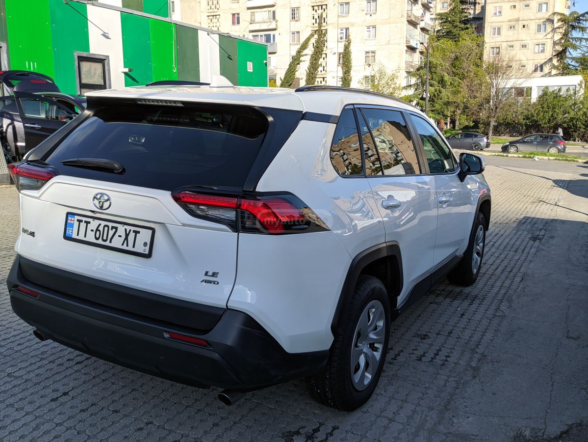 Toyota Rav 4 - фото 2