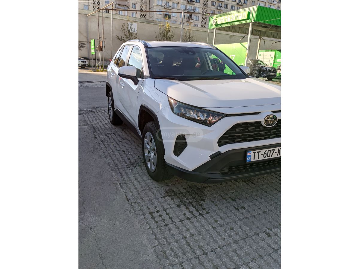 Toyota Rav 4 - фото 3