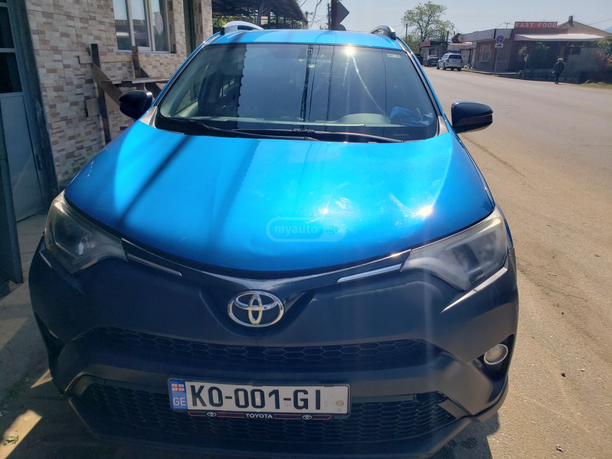 Toyota Rav 4 - фото 1