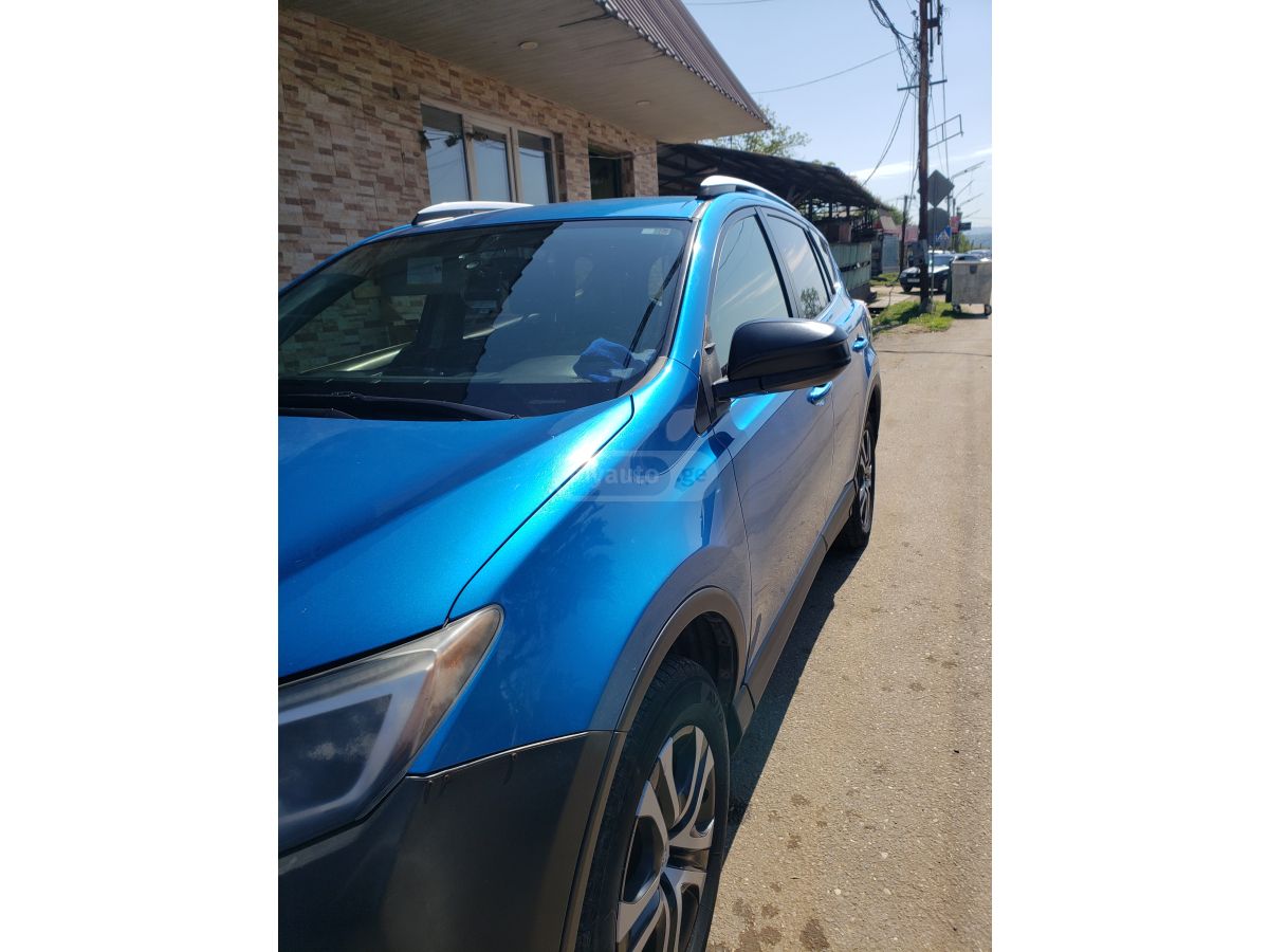 Toyota Rav 4 - фото 4