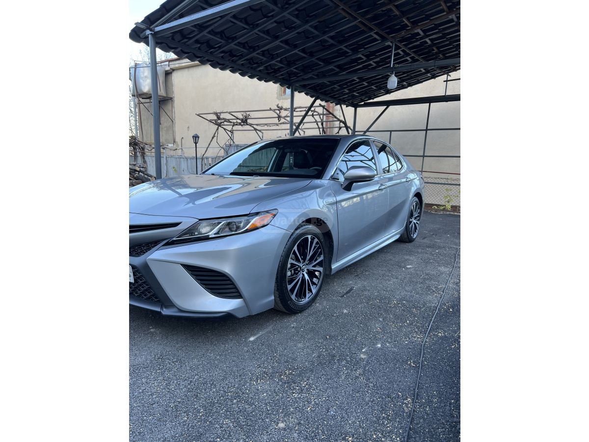 Toyota Camry - фото 3