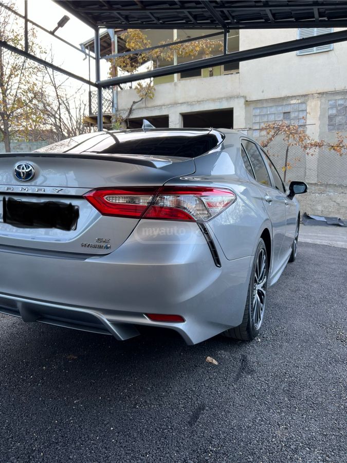 Toyota Camry - фото 5