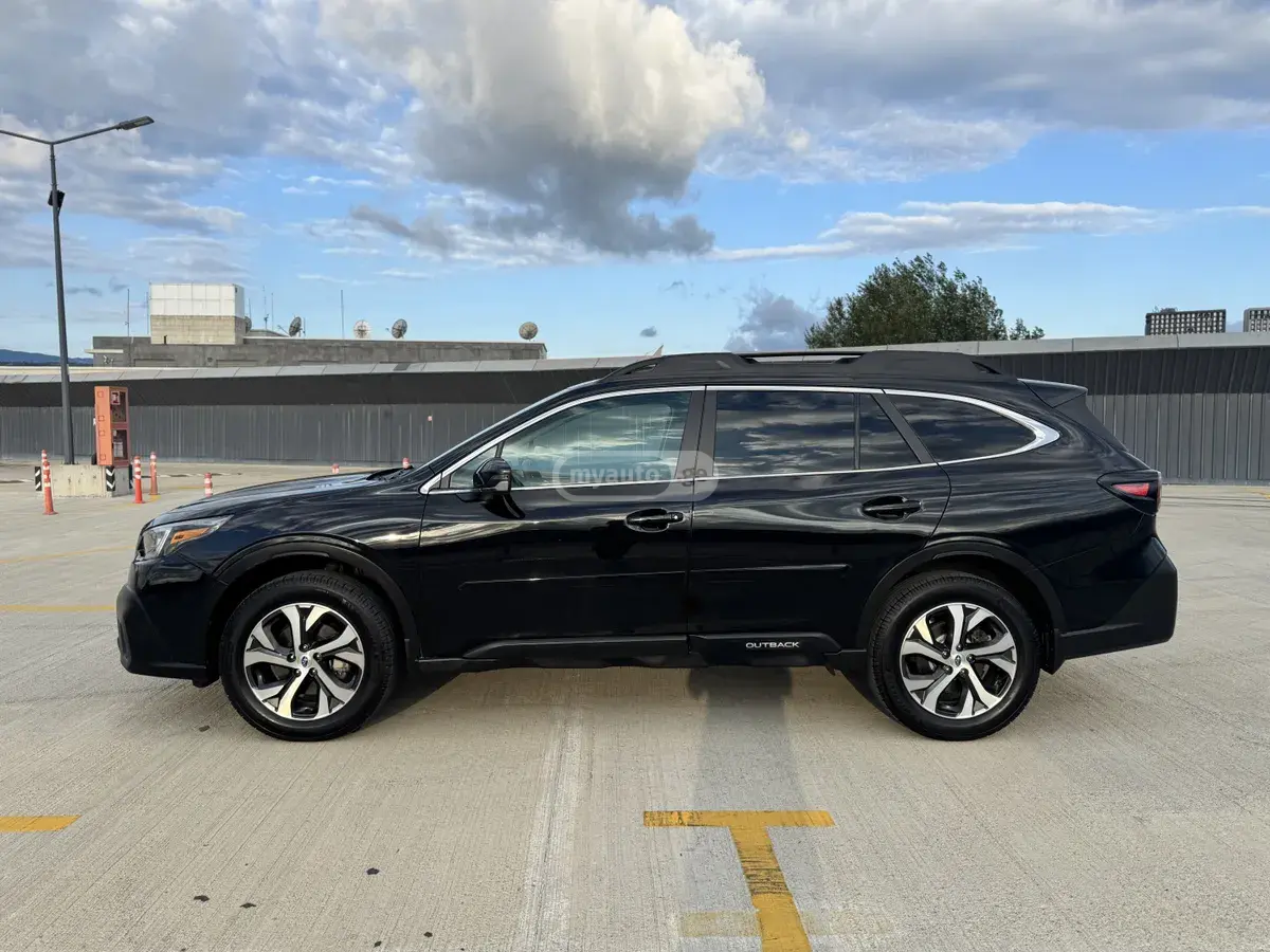 نمای دیگر Subaru LIMITED 2021