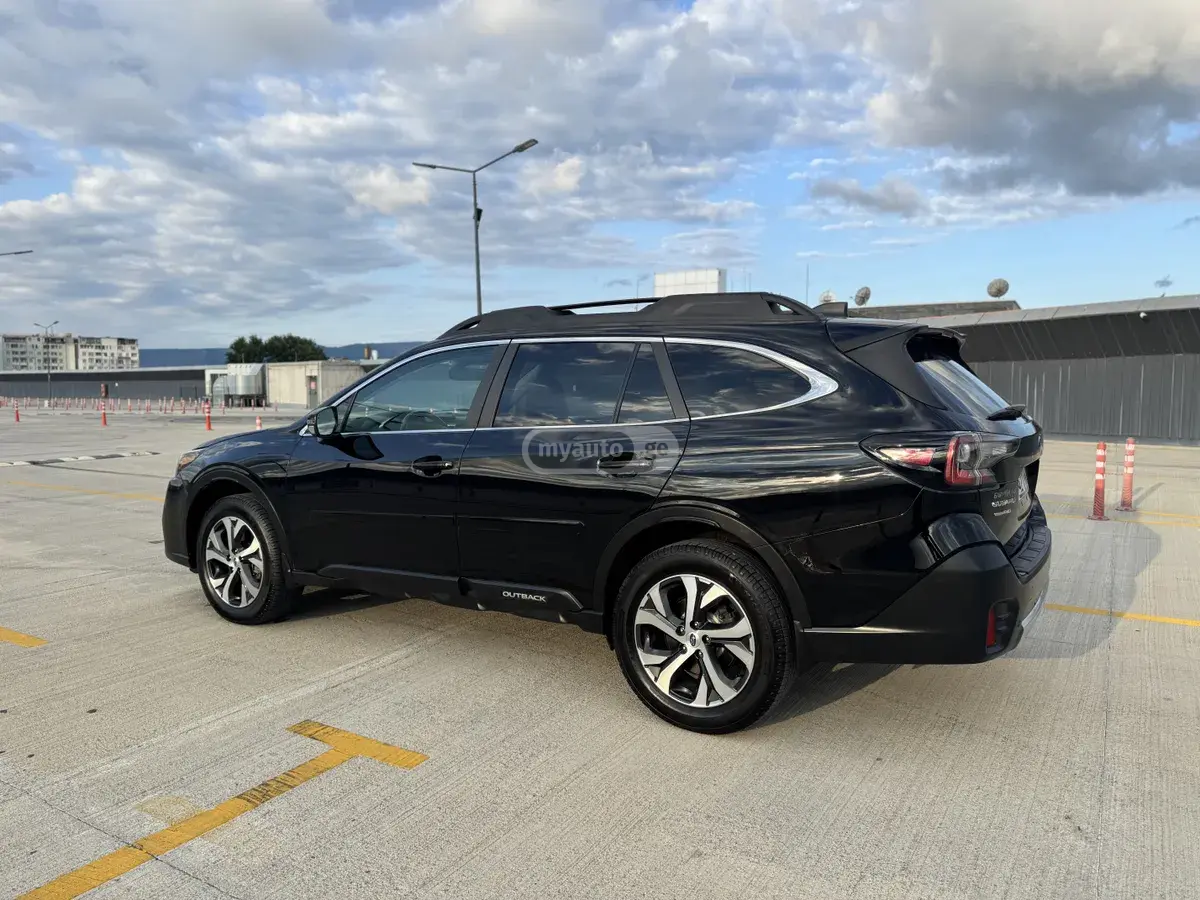 نمای دیگر Subaru LIMITED 2021