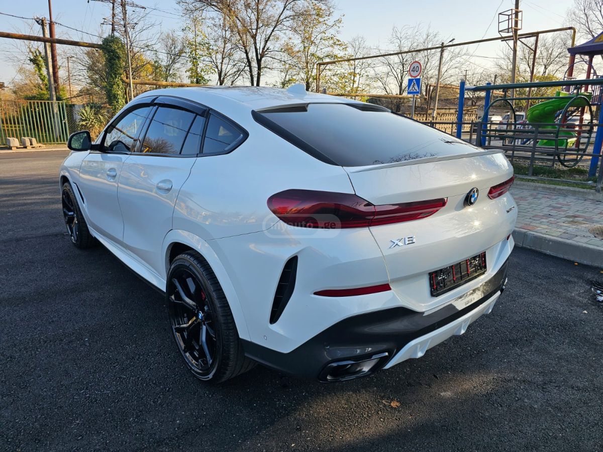 BMW X6 - фото 6
