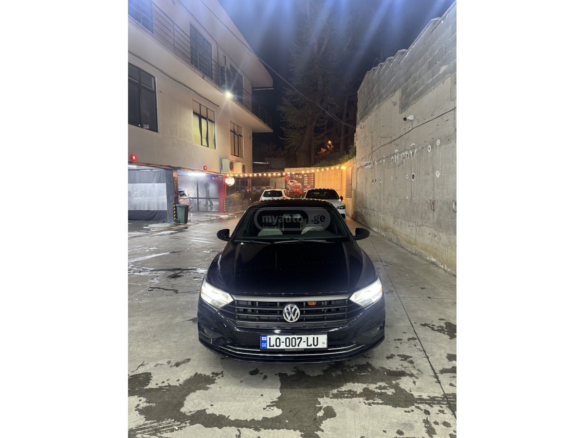 Volkswagen Jetta - фото 1