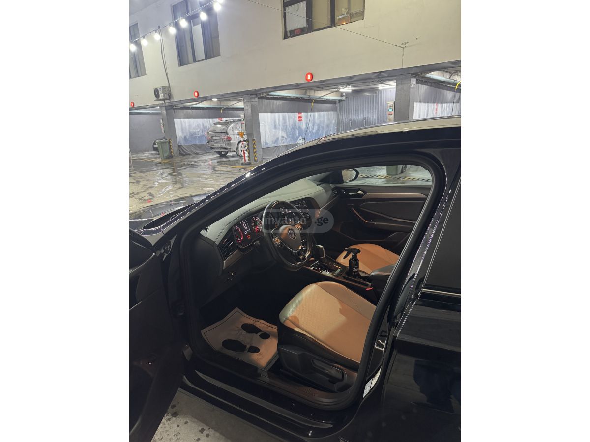 Volkswagen Jetta - фото 5