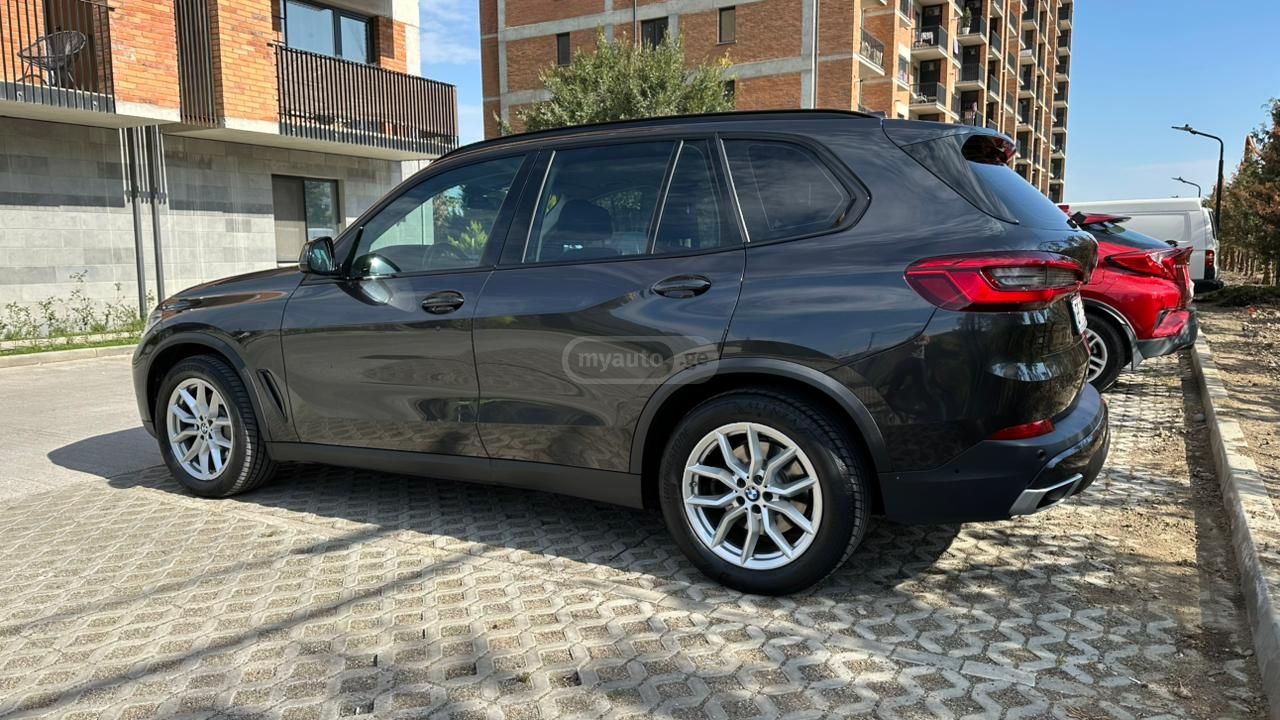BMW X5 - фото 9