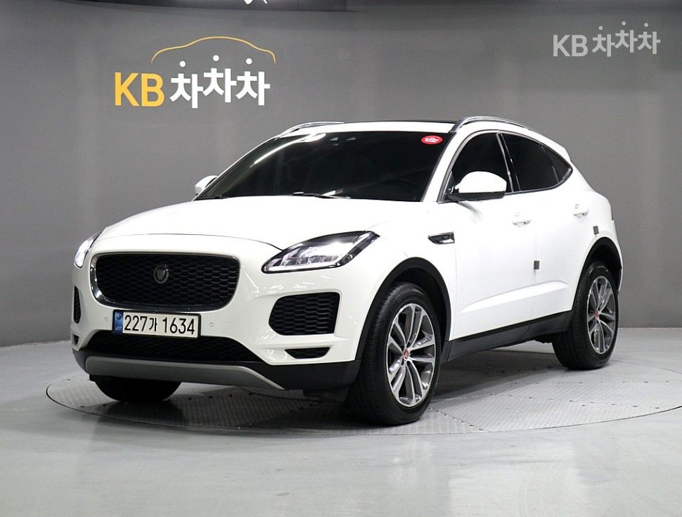 Jaguar E-Pace - фото 1