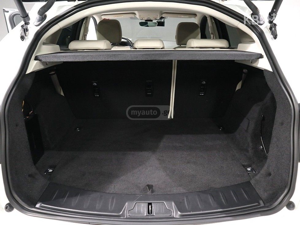 Jaguar E-Pace - фото 14