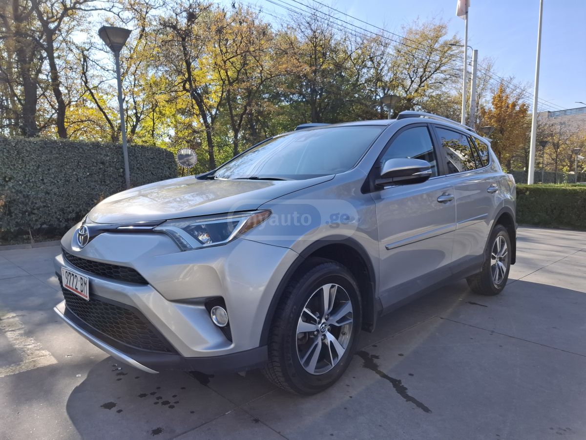 Toyota RAV 4 - фото 1