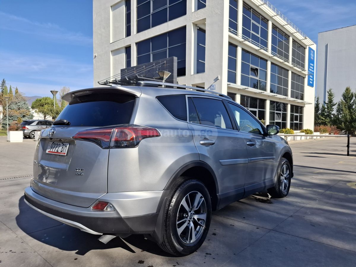 Toyota RAV 4 - фото 7