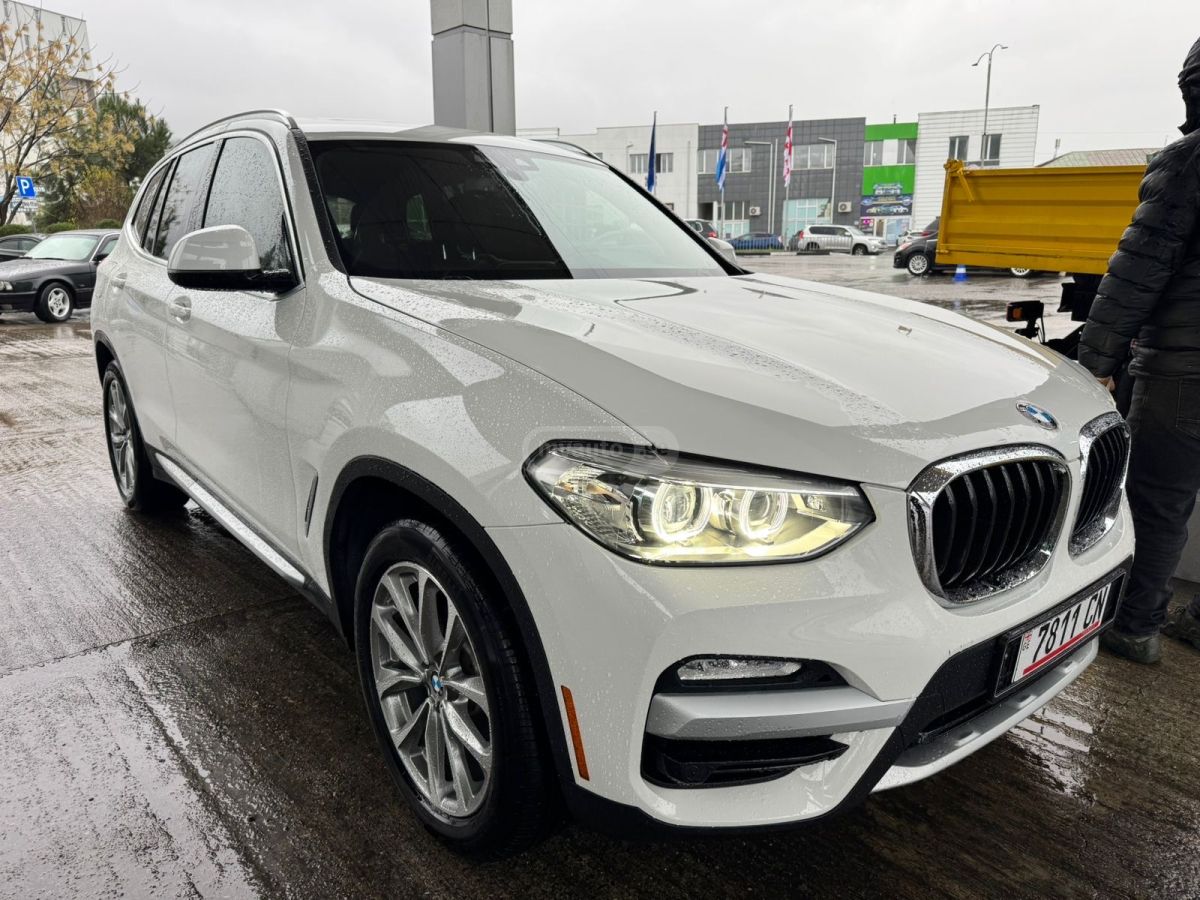 BMW X3 - фото 1