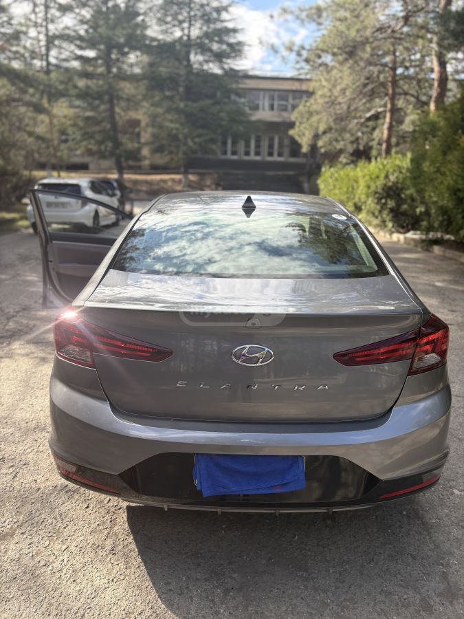 Hyundai Elantra - фото 5