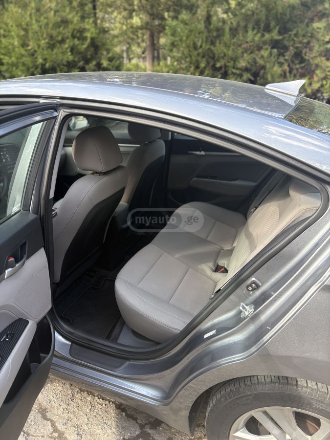 Hyundai Elantra - фото 6