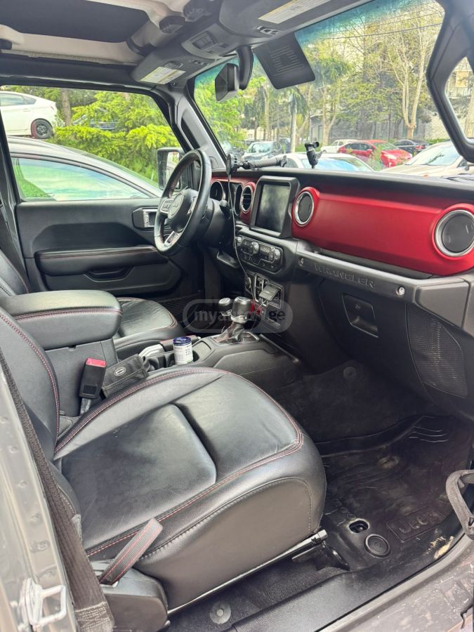 Jeep Wrangler - фото 8