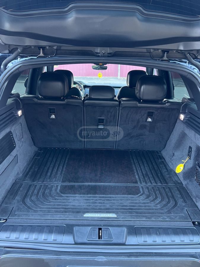 Land Rover SE Dynamic 4dr 4x4 Automatic — миниатюра 14