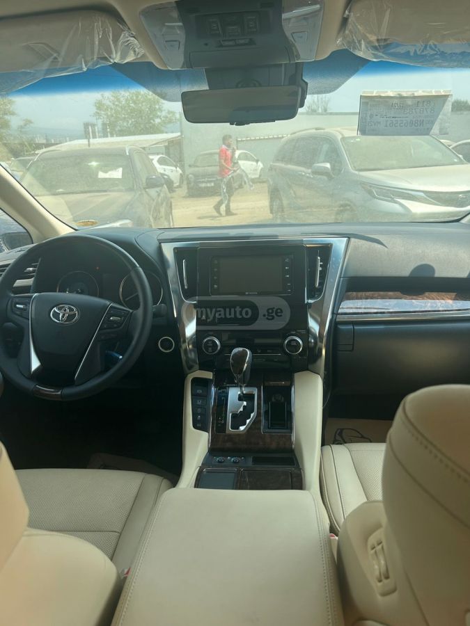 Toyota Alphard 2023 — миниатюра 10