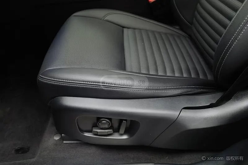 Land Rover Discovery 5 / LR5 2025 — миниатюра 12