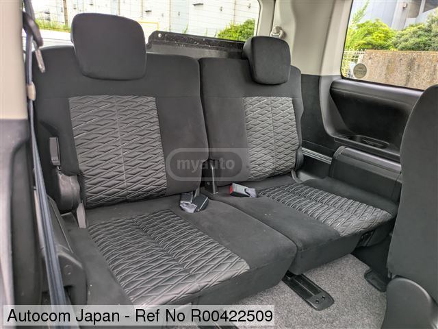 Mitsubishi Delica - фото 10