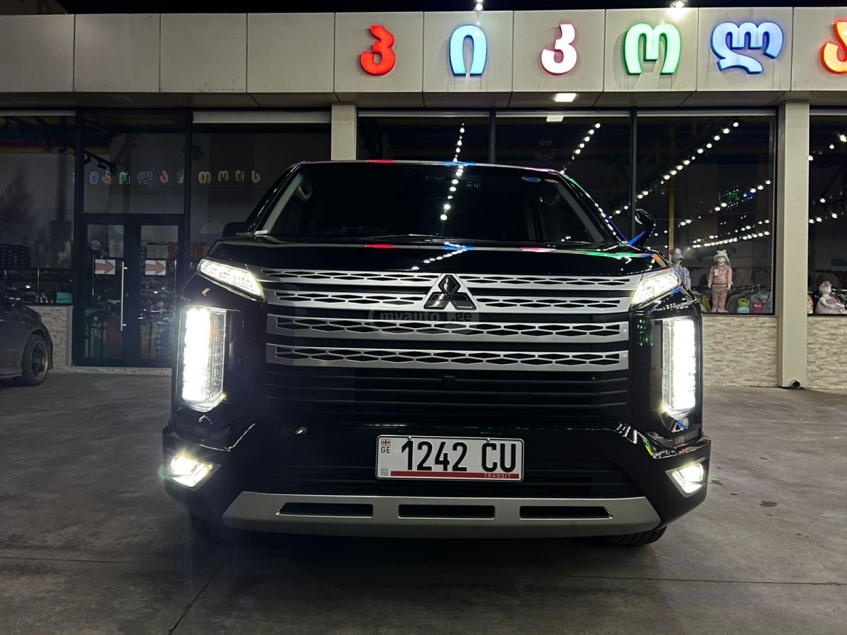 Mitsubishi Delica - фото 6