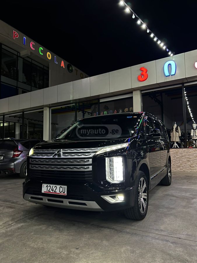 Mitsubishi Delica - фото 7