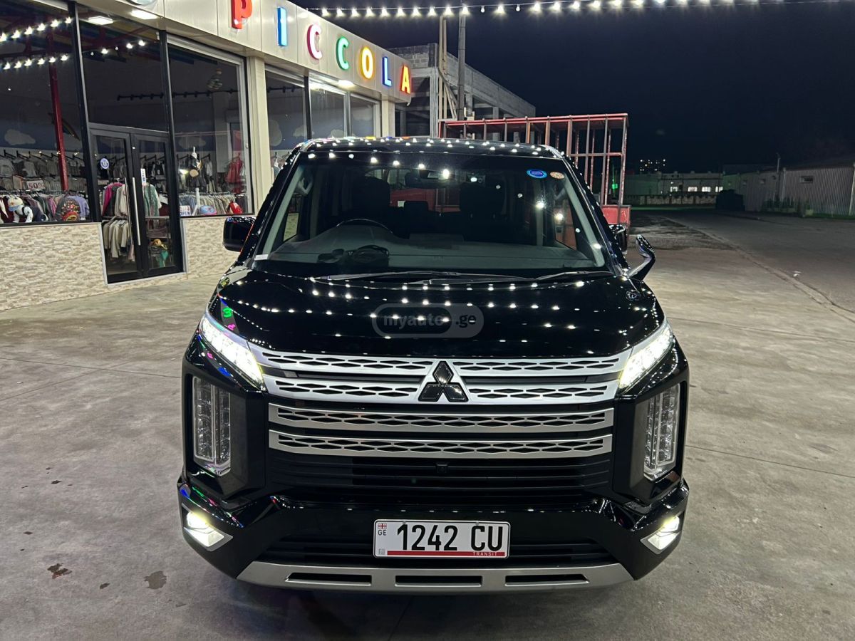 Mitsubishi Delica - фото 9