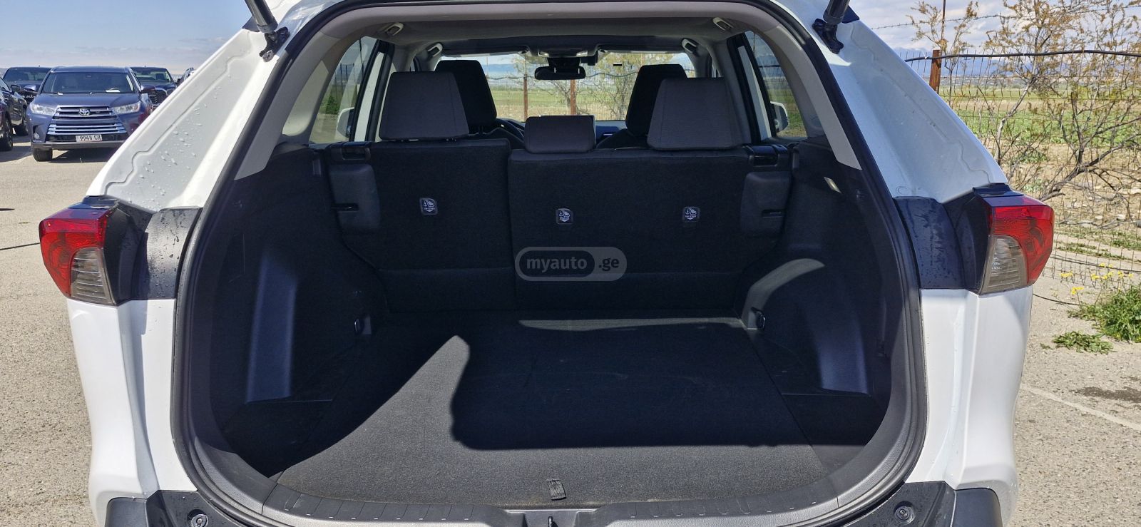 Toyota RAV 4 - фото 6