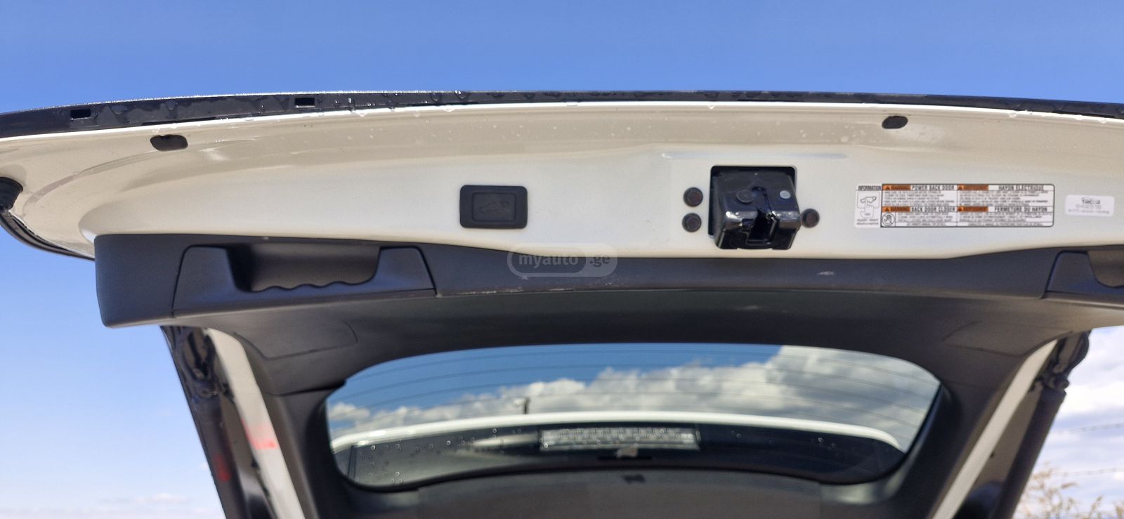 Toyota RAV 4 - фото 7