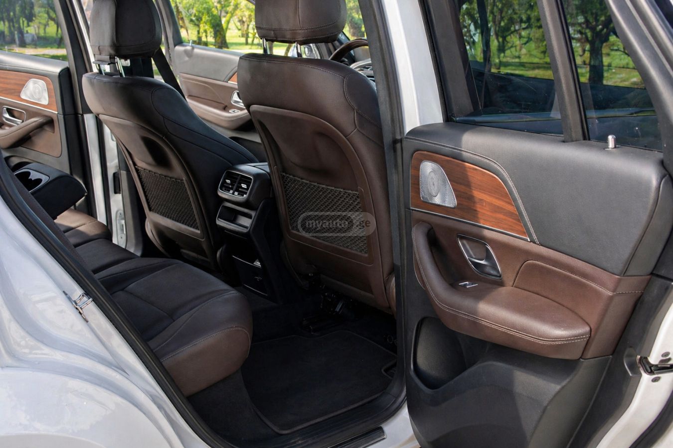 Mercedes-Benz GLE 350 - фото 11