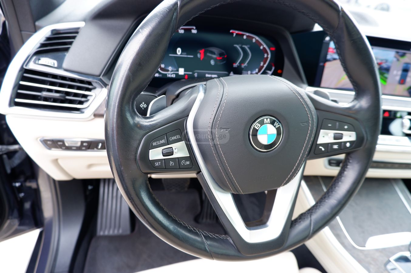 BMW X5 - фото 10