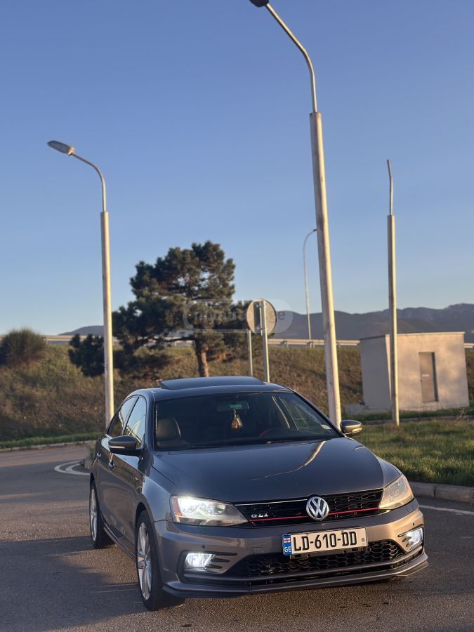 Volkswagen Jetta - фото 1