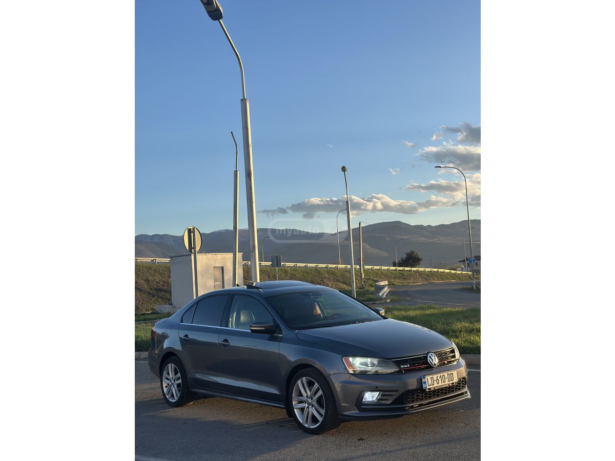 Volkswagen Jetta - фото 2