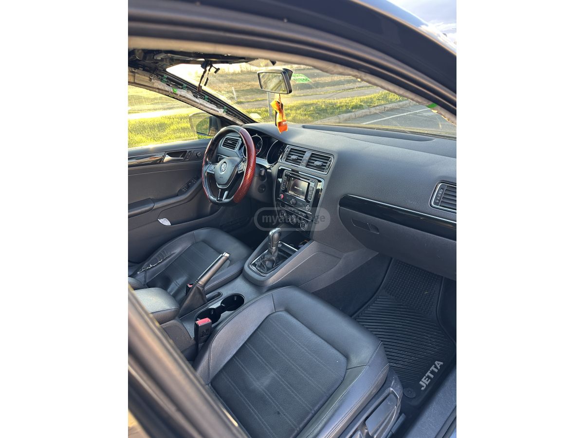 Volkswagen Jetta - фото 7