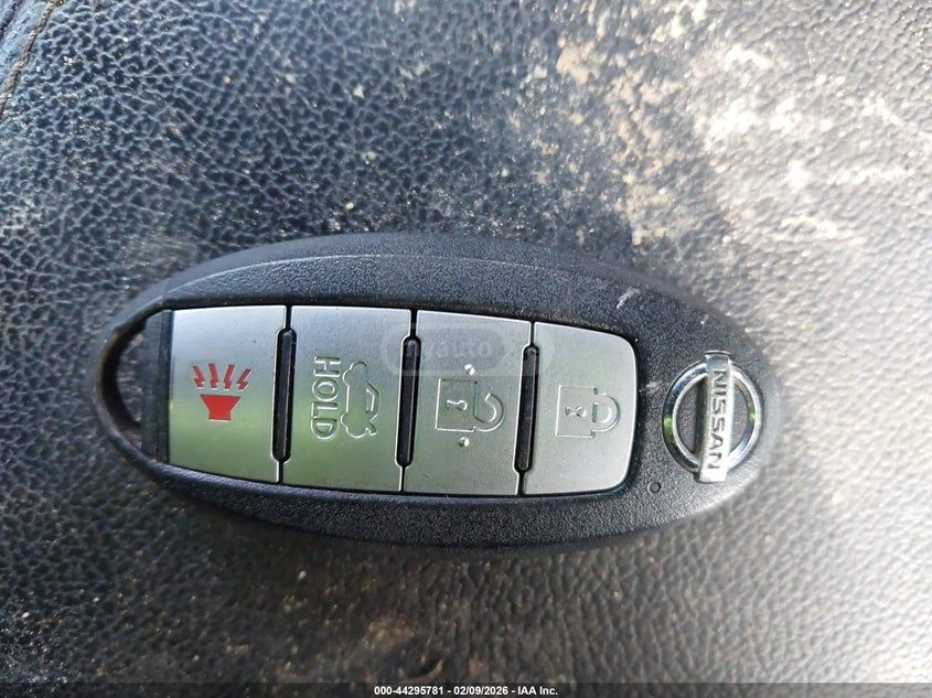 Nissan Versa - фото 11