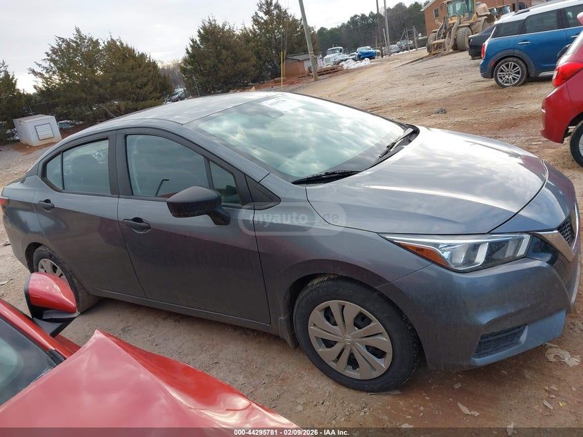 Nissan Versa - фото 13