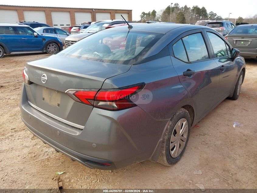 Nissan Versa - фото 4