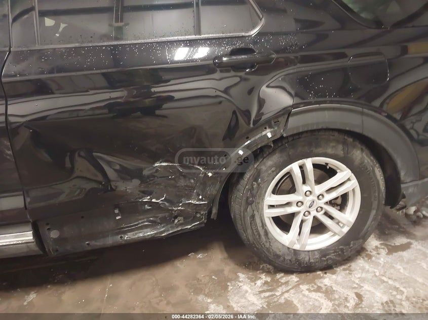 Ford Explorer - фото 6