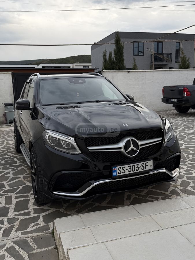 Mercedes-Benz GLE 400 - фото 1