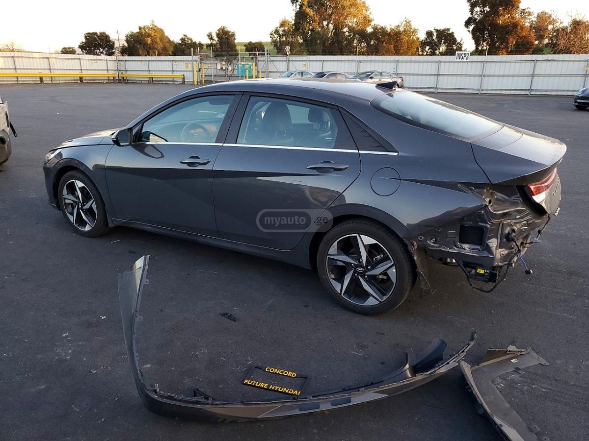 Hyundai Elantra - фото 2