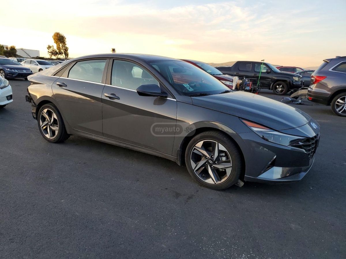 Hyundai Elantra - фото 4