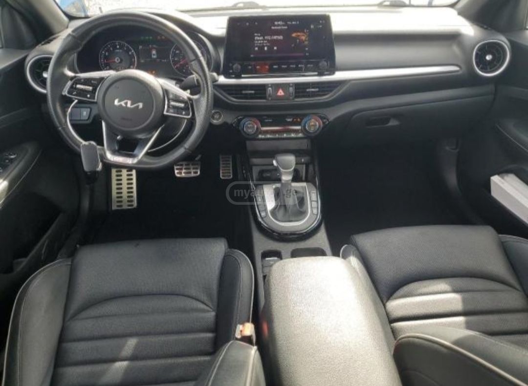 Kia Forte - фото 1