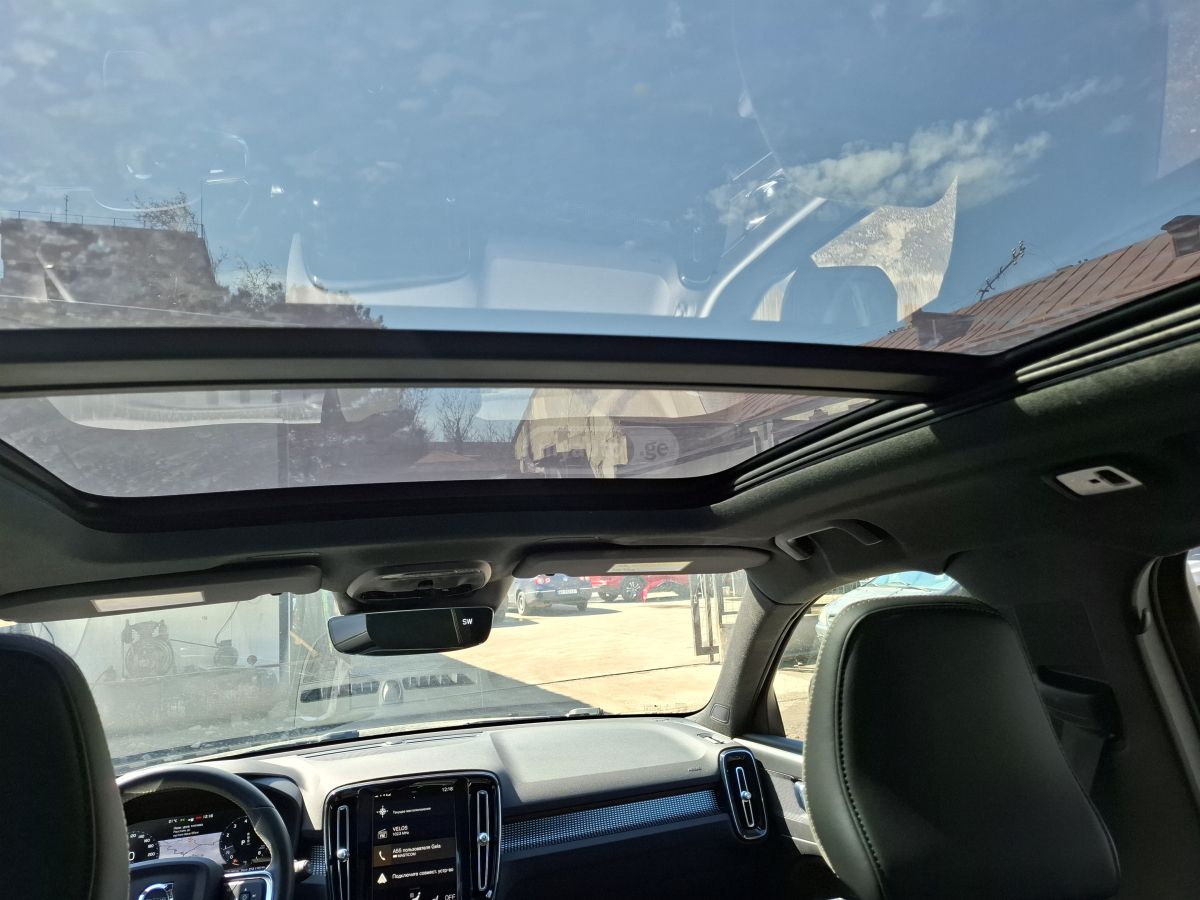 Volvo XC 40 - фото 11