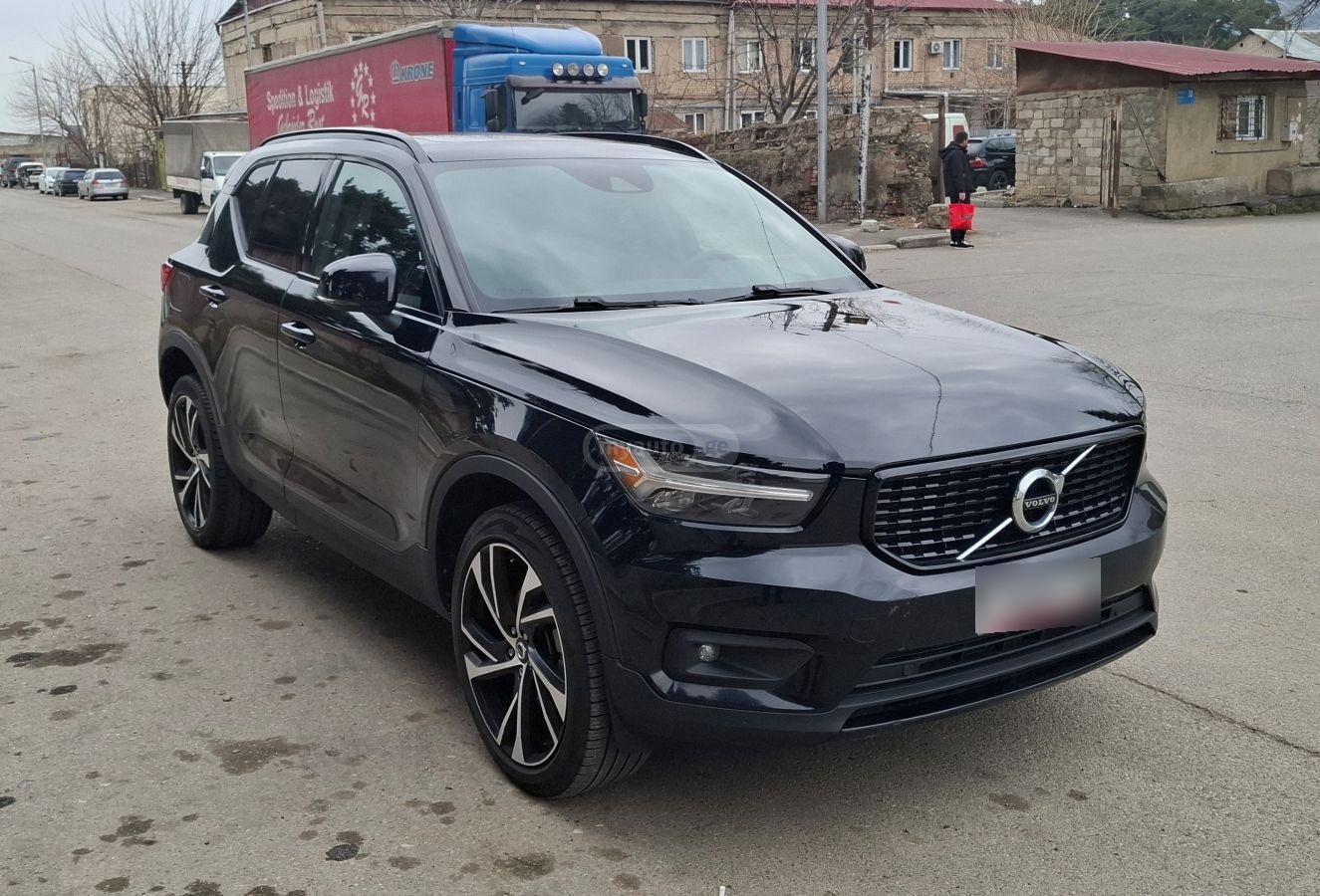 Volvo XC 40 - фото 2