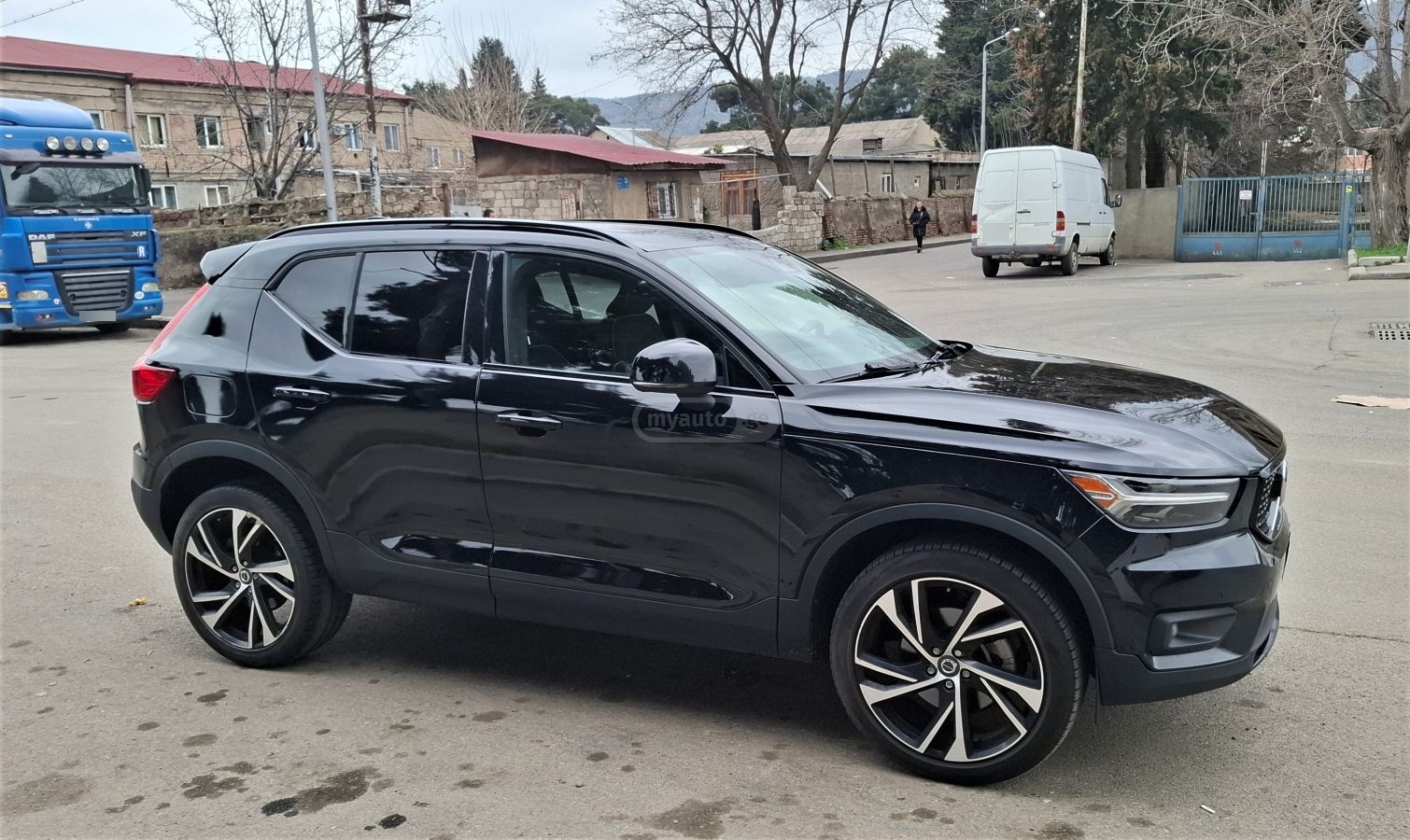 Volvo XC 40 - фото 3