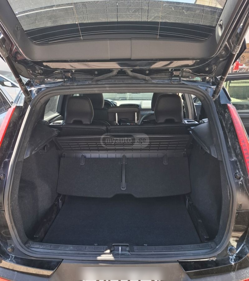 Volvo XC 40 - фото 8