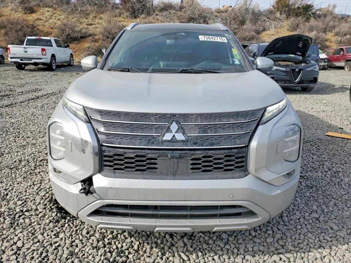 Mitsubishi Outlander - фото 5